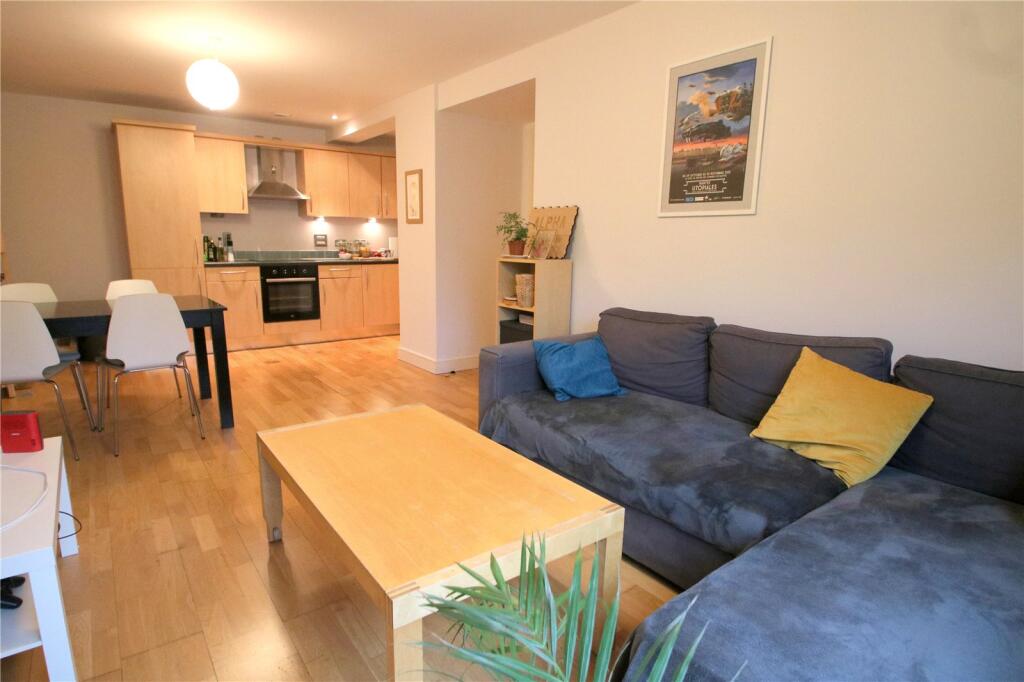 2 bed Apartment for rent in Bristol. From CJ Hole - Southville
