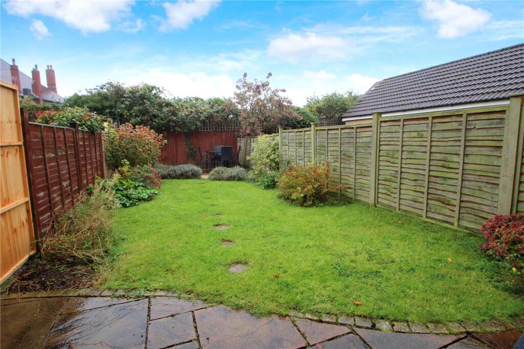 3 bed Mid Terraced House for rent in Ashton Vale. From CJ Hole - Southville 3 bed Mid Terraced House for rent in Ashton Vale. From CJ Hole - Southville