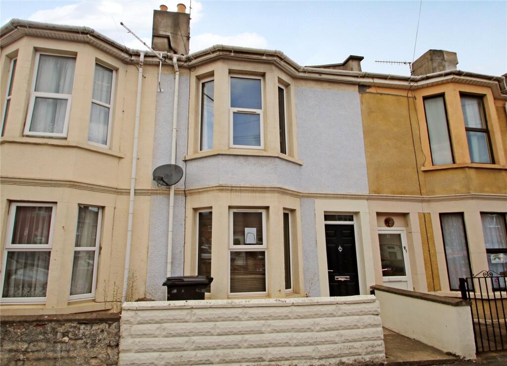 3 bed Mid Terraced House for rent in Ashton Vale. From CJ Hole - Southville