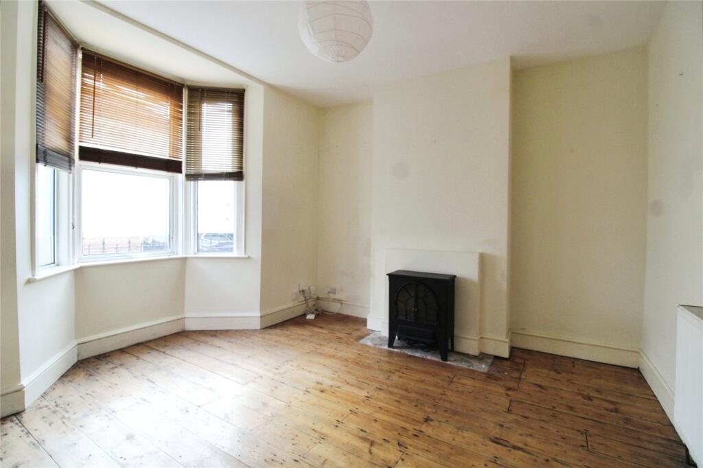 2 bed End of Terrace for rent in Crofts End. From CJ Hole - Southville