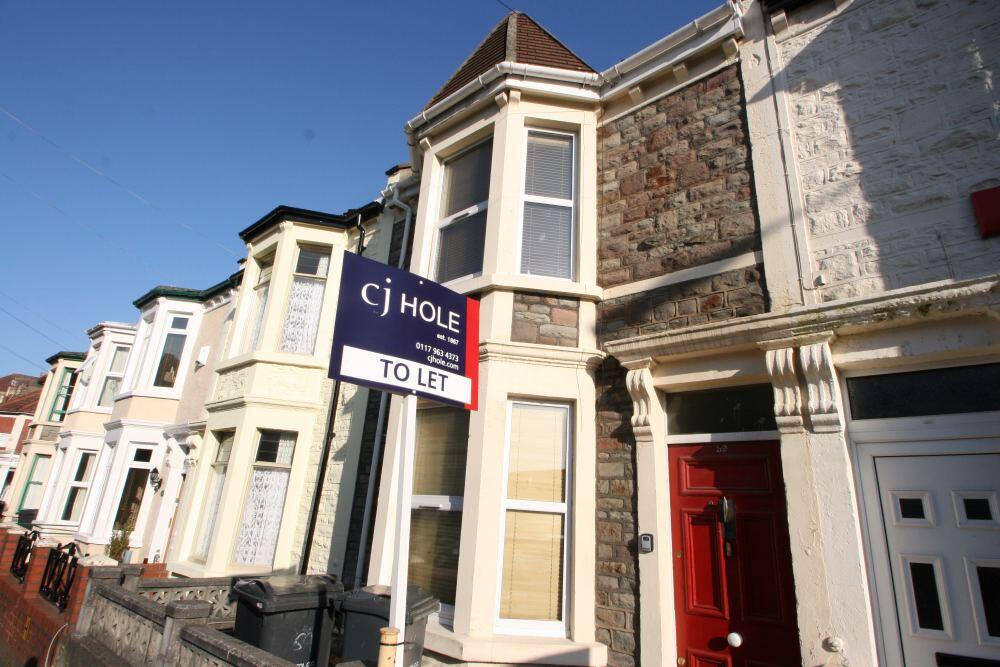 6 bed Mid Terraced House for rent in Bower Ashton. From CJ Hole - Southville