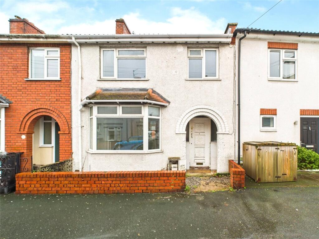 3 bed Mid Terraced House for rent in Ashton Vale. From CJ Hole - Southville