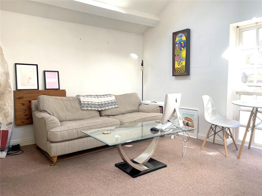 1 bed Apartment for rent in Ashton Vale. From CJ Hole - Southville 1 bed Apartment for rent in Ashton Vale. From CJ Hole - Southville