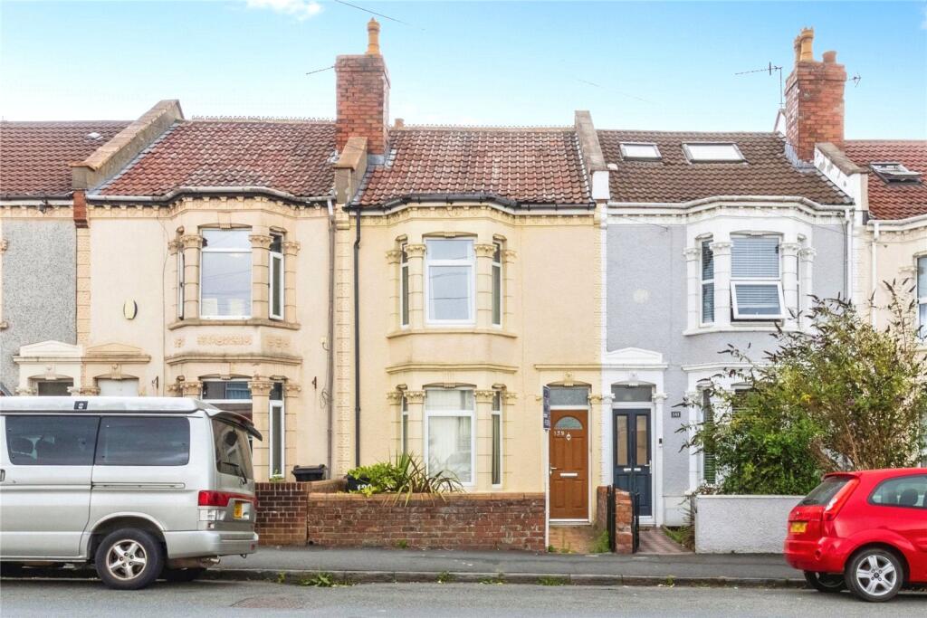 2 bed Mid Terraced House for rent in Ashton Vale. From CJ Hole - Southville 2 bed Mid Terraced House for rent in Ashton Vale. From CJ Hole - Southville