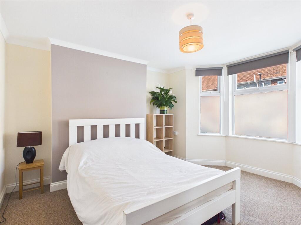 2 bed Mid Terraced House for rent in Ashton Vale. From CJ Hole - Southville