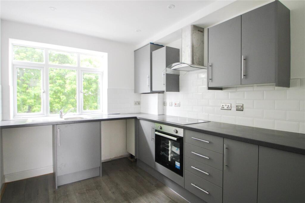 3 bed Apartment for rent in Abbots Leigh. From CJ Hole - Southville