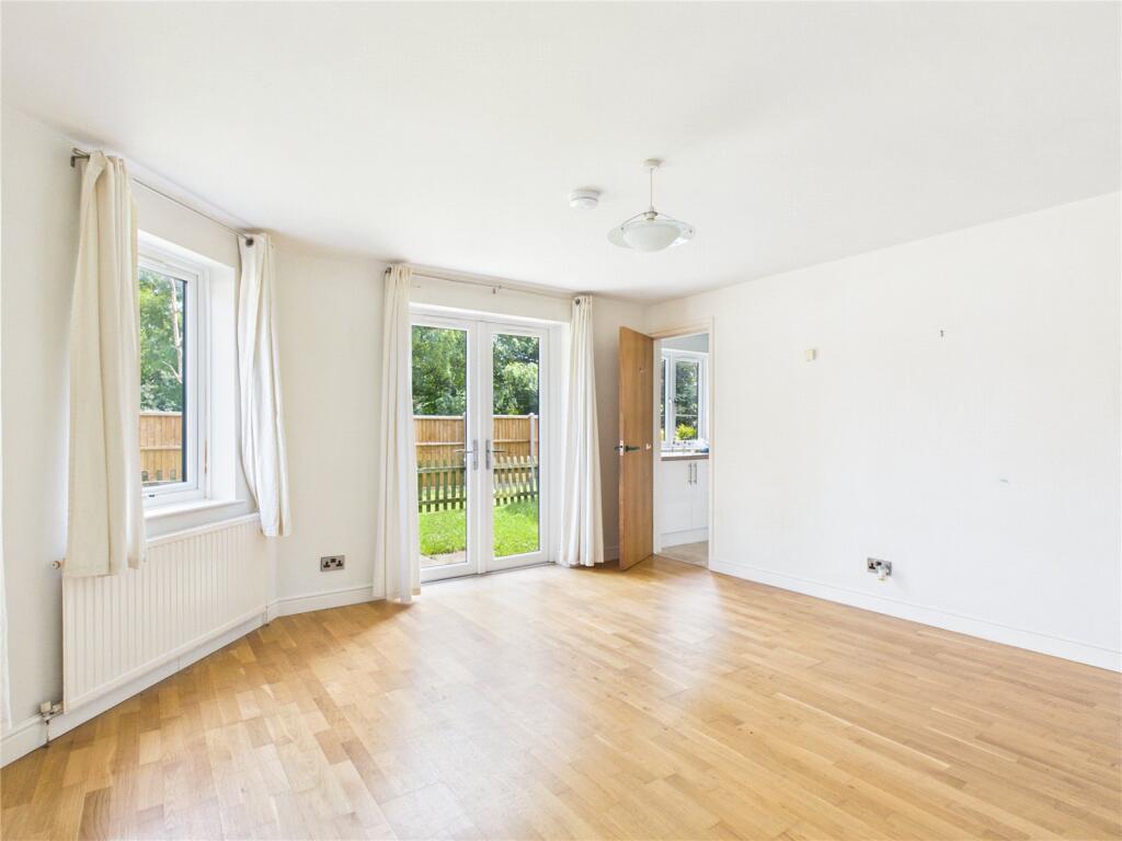 2 bed Apartment for rent in Hallen. From CJ Hole - Southville 2 bed Apartment for rent in Hallen. From CJ Hole - Southville