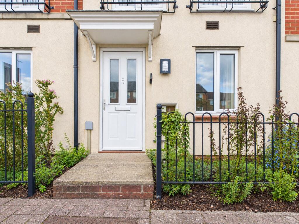 4 bed Mid Terraced House for rent in Bristol. From CJ Hole - Southville