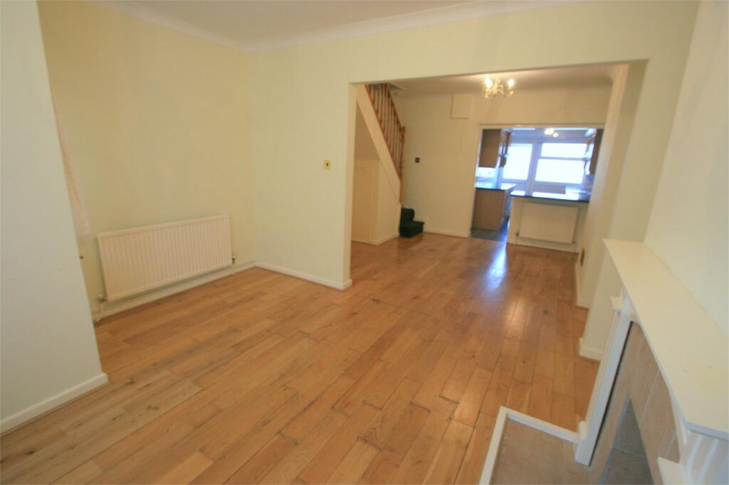 2 bed Mid Terraced House for rent in Bristol. From CJ Hole - Southville 2 bed Mid Terraced House for rent in Bristol. From CJ Hole - Southville