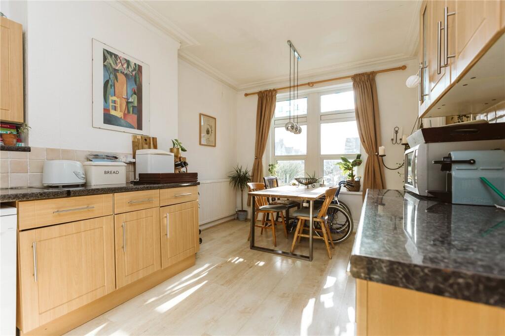2 bed Apartment for rent in Bristol. From CJ Hole - Westbury On Trym