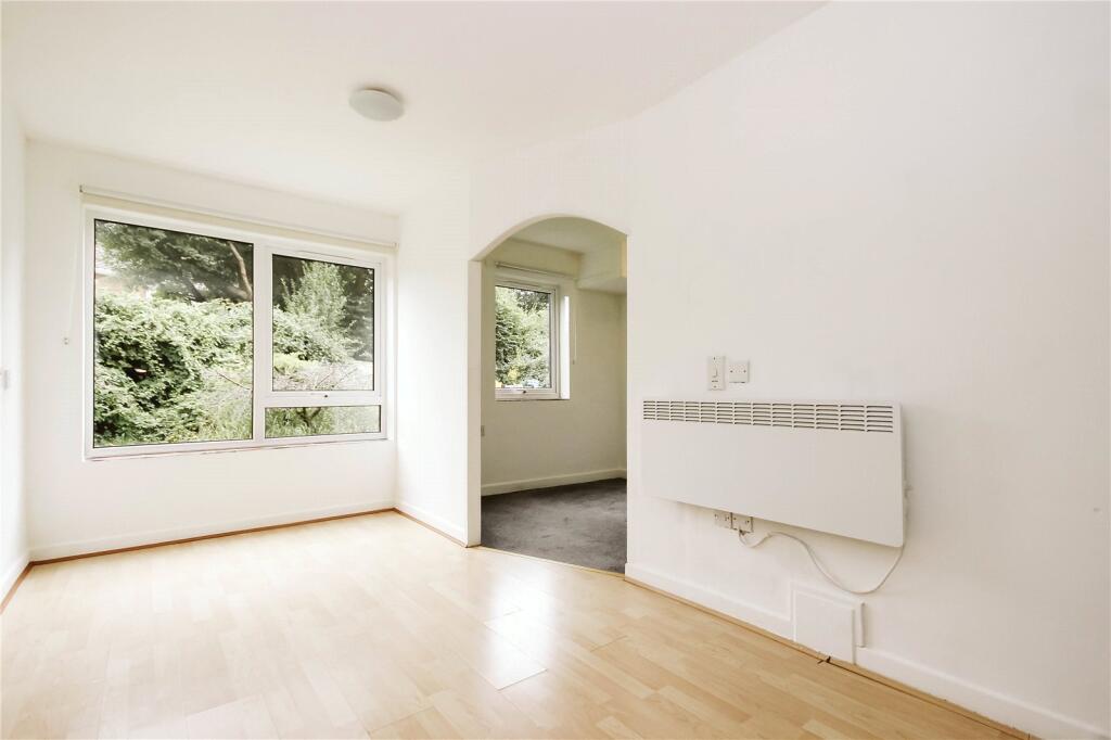 4 bed Studio for rent in Cribbs Causeway. From CJ Hole - Westbury On Trym 4 bed Studio for rent in Cribbs Causeway. From CJ Hole - Westbury On Trym