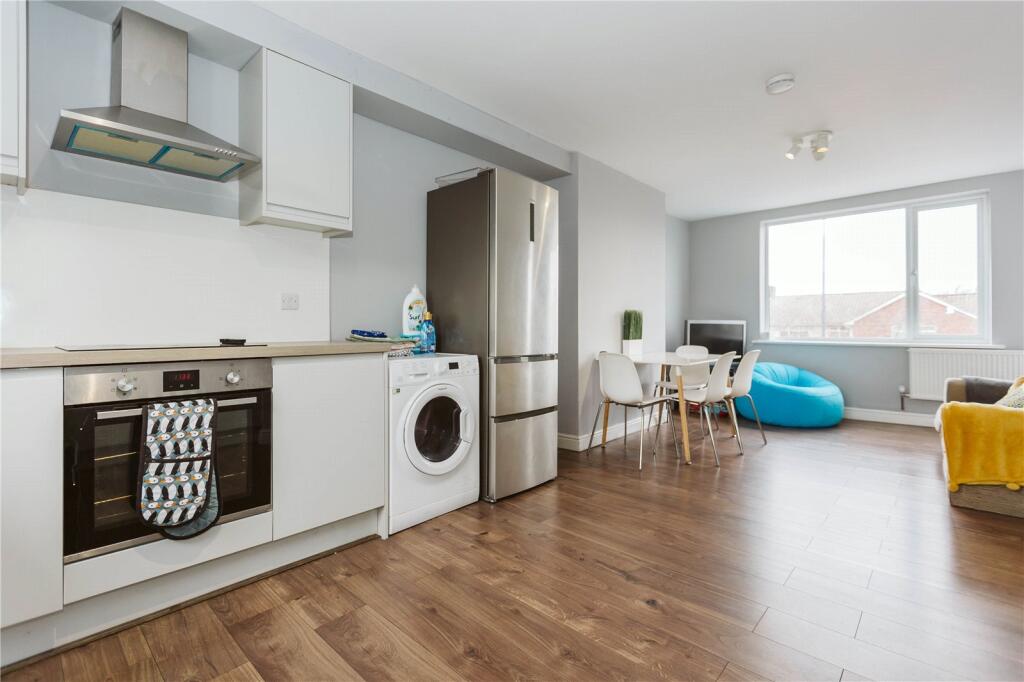 6 bed Apartment for rent in Cribbs Causeway. From CJ Hole - Westbury On Trym