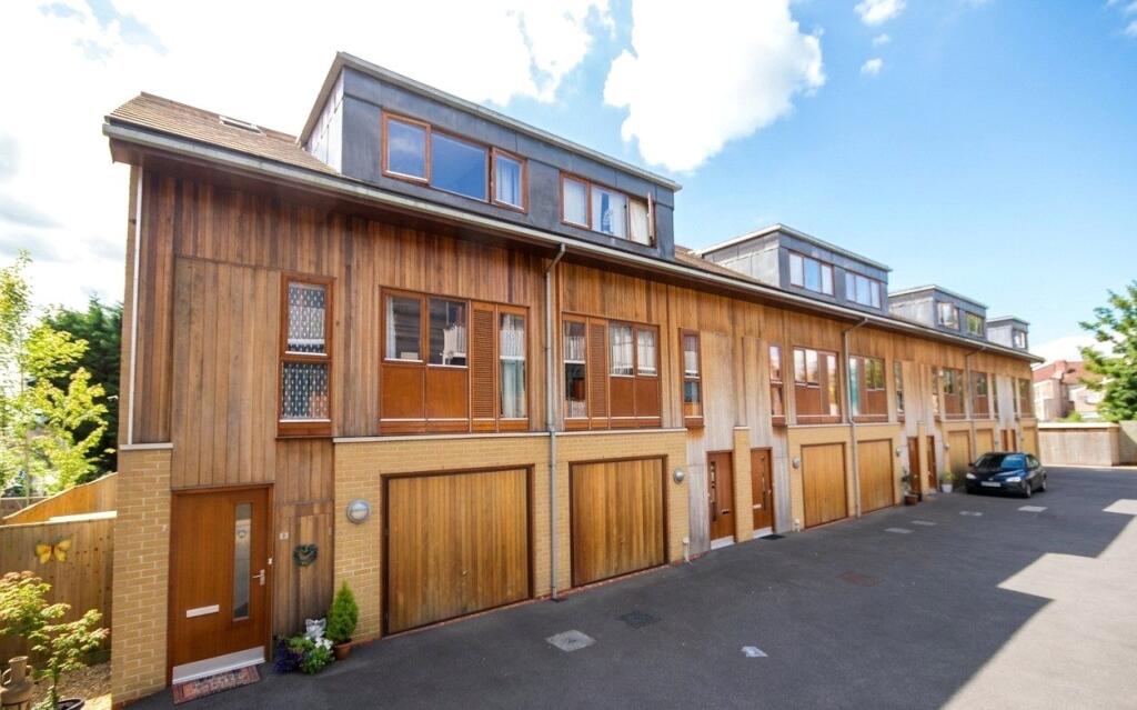 3 bed End of Terrace for rent in Bristol. From CJ Hole - Westbury On Trym