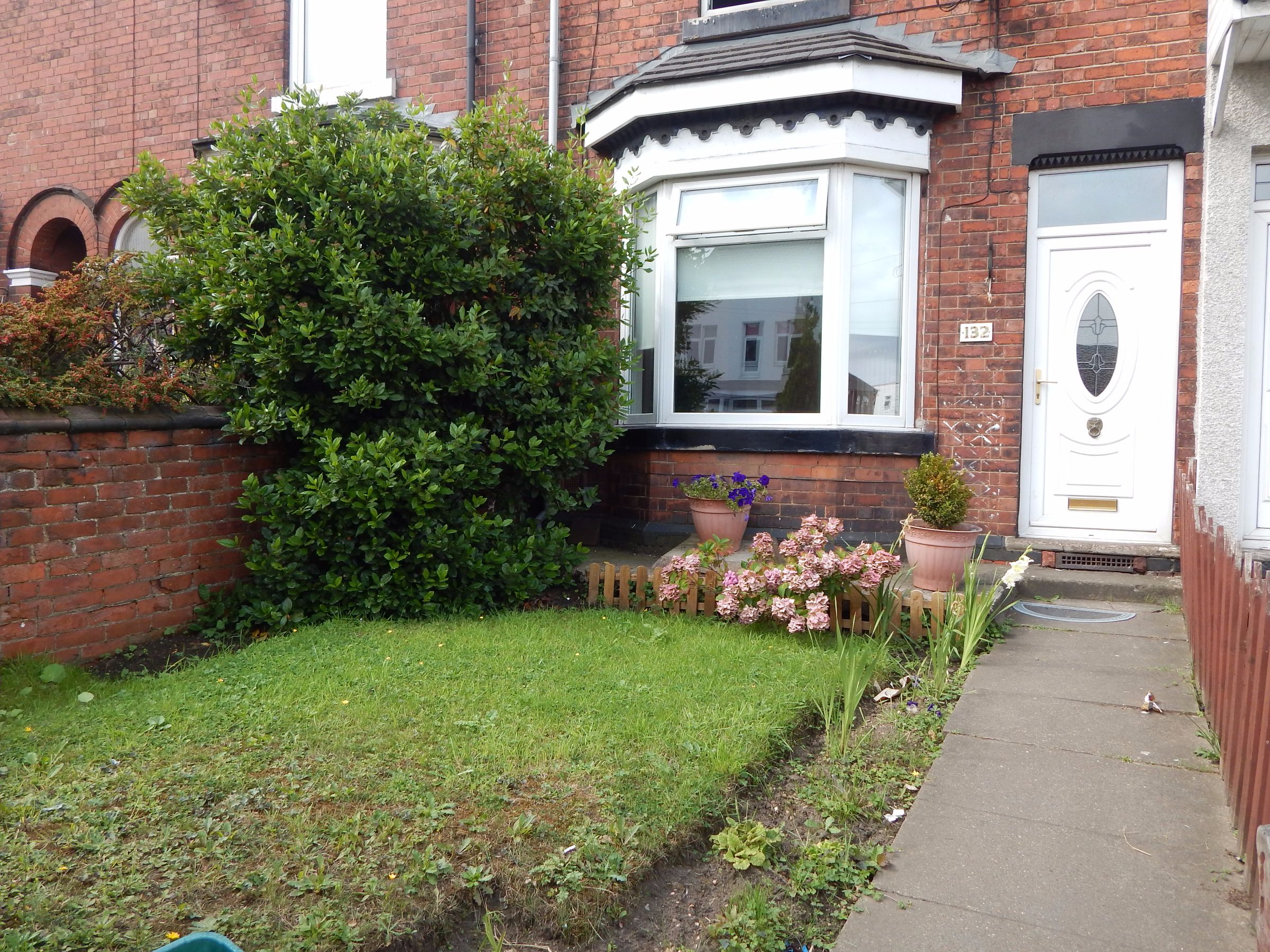 3 bed Mid Terraced House for rent in Bentley. From 247 Property Services Ltd