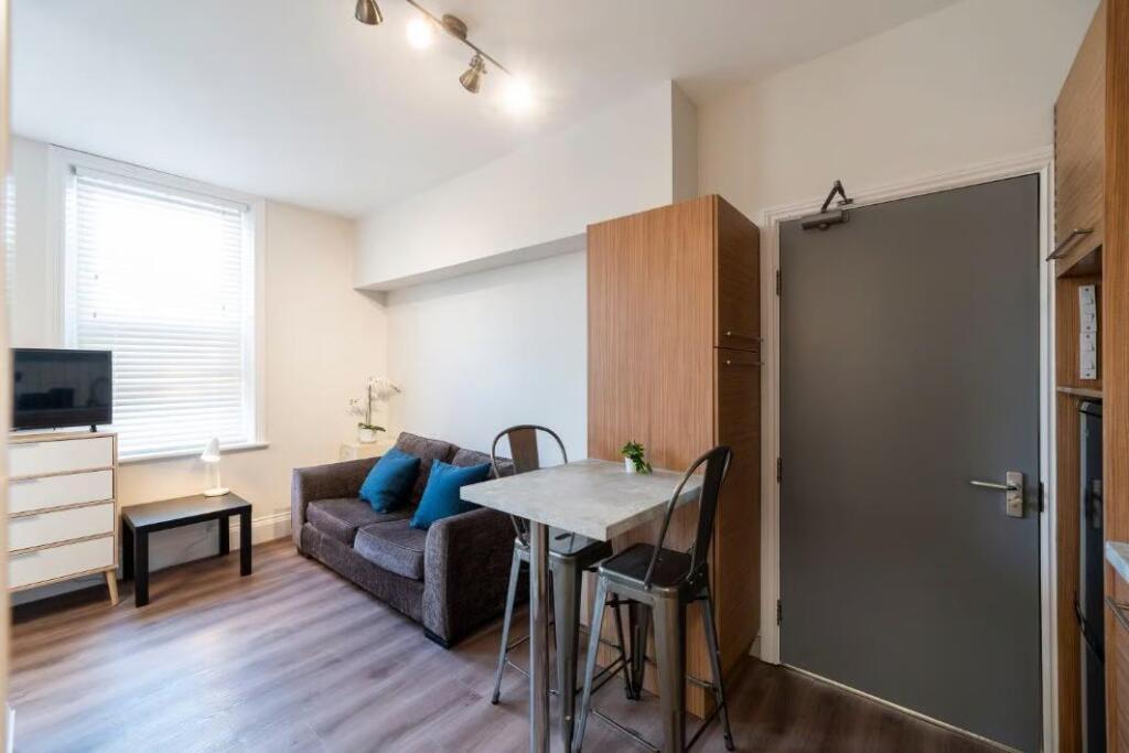 1 bed 1st Floor Flat for rent in Newcastle upon Tyne. From Walton Robinson Property Consultants Ltd 1 bed 1st Floor Flat for rent in Newcastle upon Tyne. From Walton Robinson Property Consultants Ltd