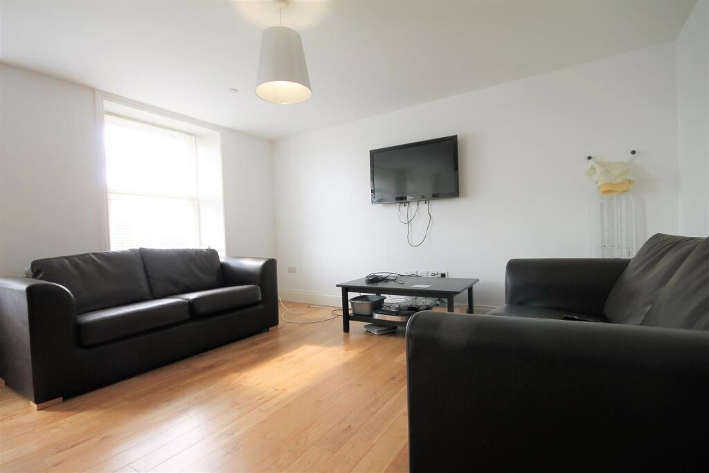 5 bed Apartment for rent in Newcastle upon Tyne. From Walton Robinson Property Consultants Ltd
