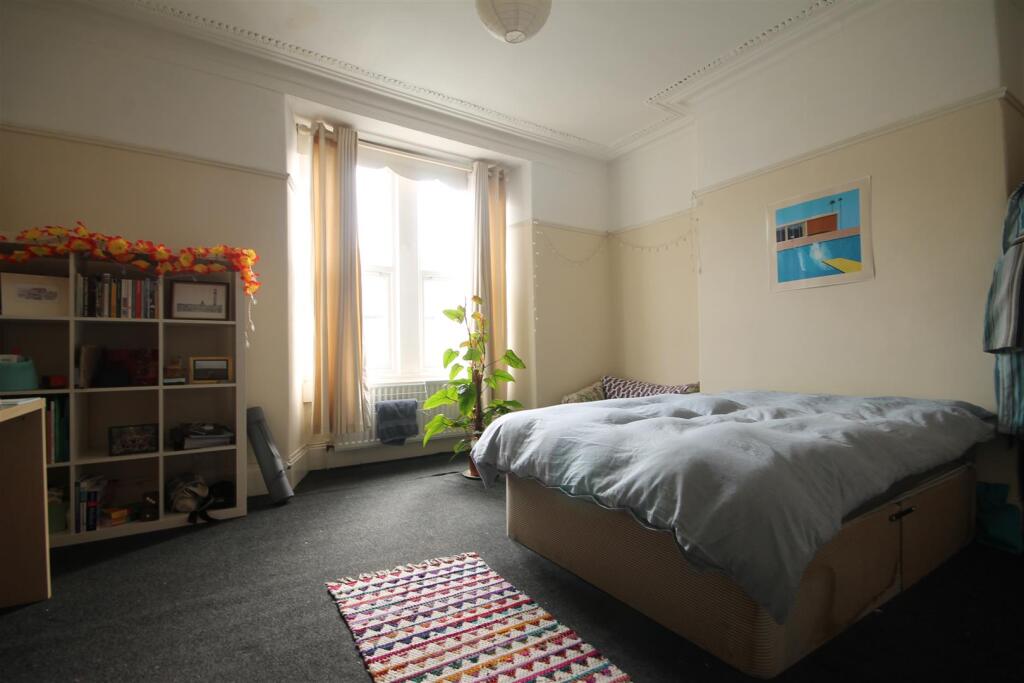 4 bed Mid Terraced House for rent in Newcastle upon Tyne. From Walton Robinson Property Consultants Ltd