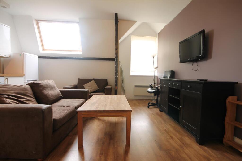 3 bed Apartment for rent in Newcastle upon Tyne. From Walton Robinson Property Consultants Ltd