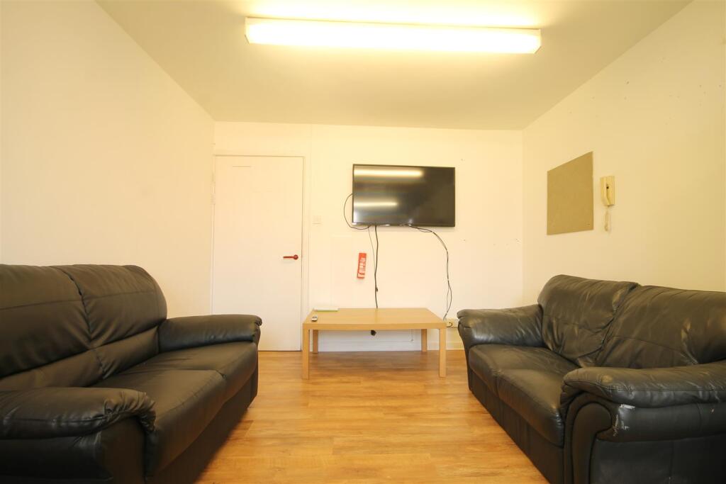 5 bed Apartment for rent in Newcastle upon Tyne. From Walton Robinson Property Consultants Ltd 5 bed Apartment for rent in Newcastle upon Tyne. From Walton Robinson Property Consultants Ltd