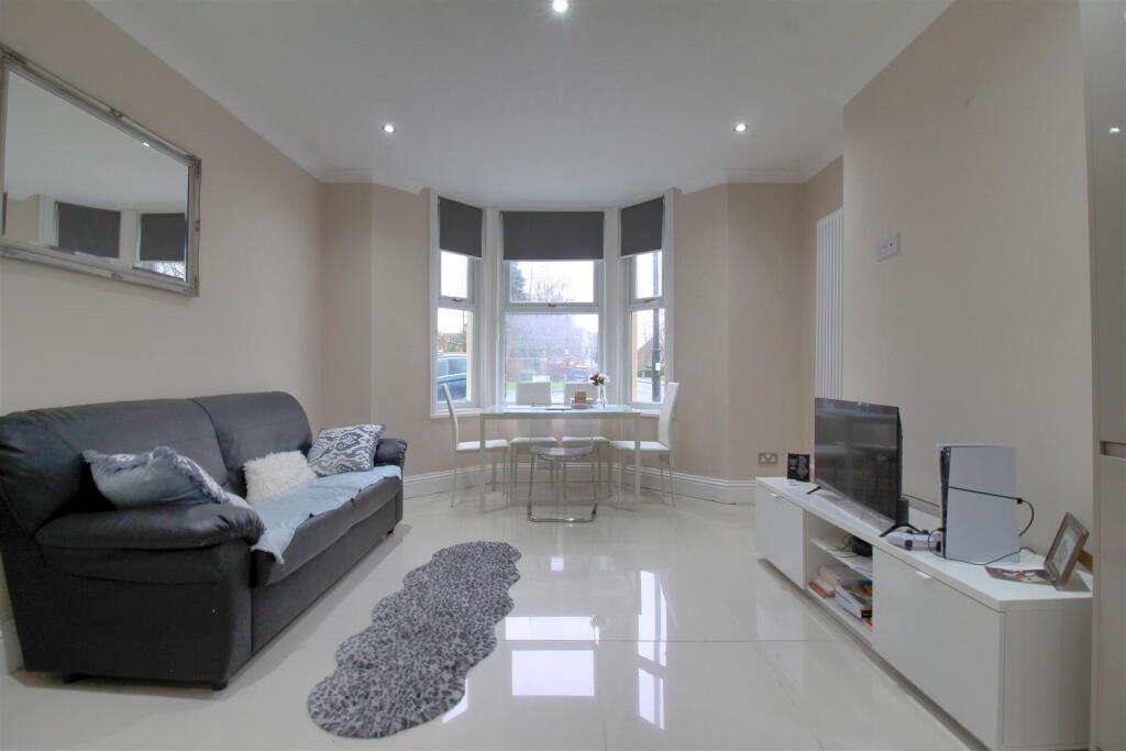 2 bed Apartment for rent in Newcastle upon Tyne. From Walton Robinson Property Consultants Ltd