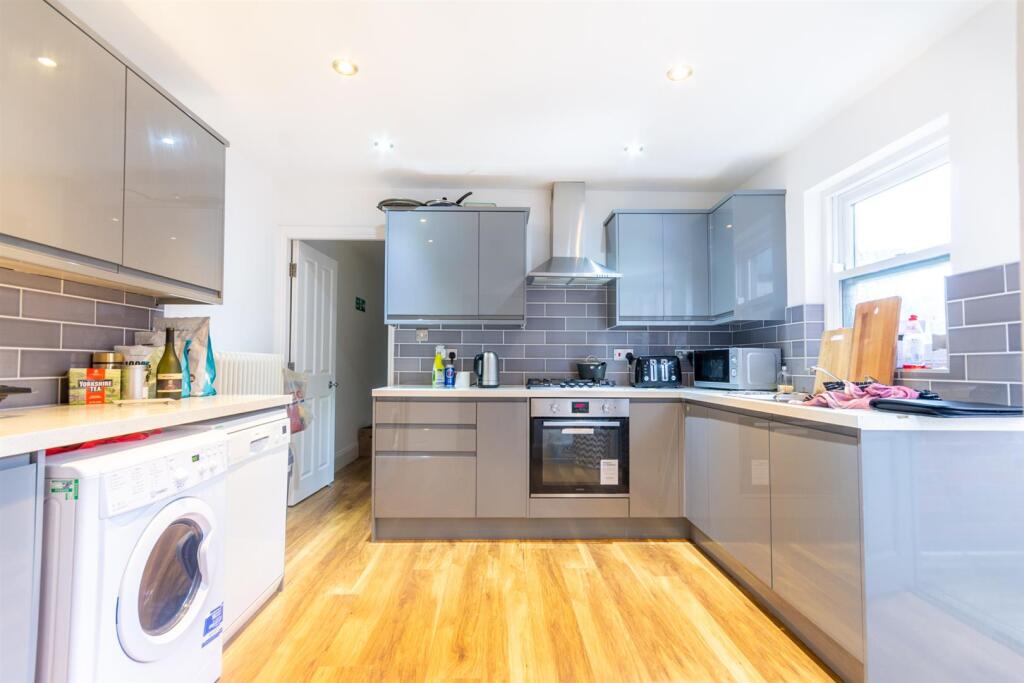 6 bed Annexe for rent in Newcastle upon Tyne. From Walton Robinson Property Consultants Ltd