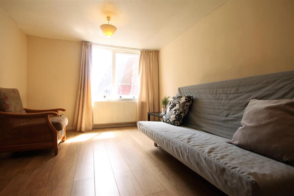 2 bed 1st Floor Flat for rent in Newcastle upon Tyne. From Walton Robinson Property Consultants Ltd