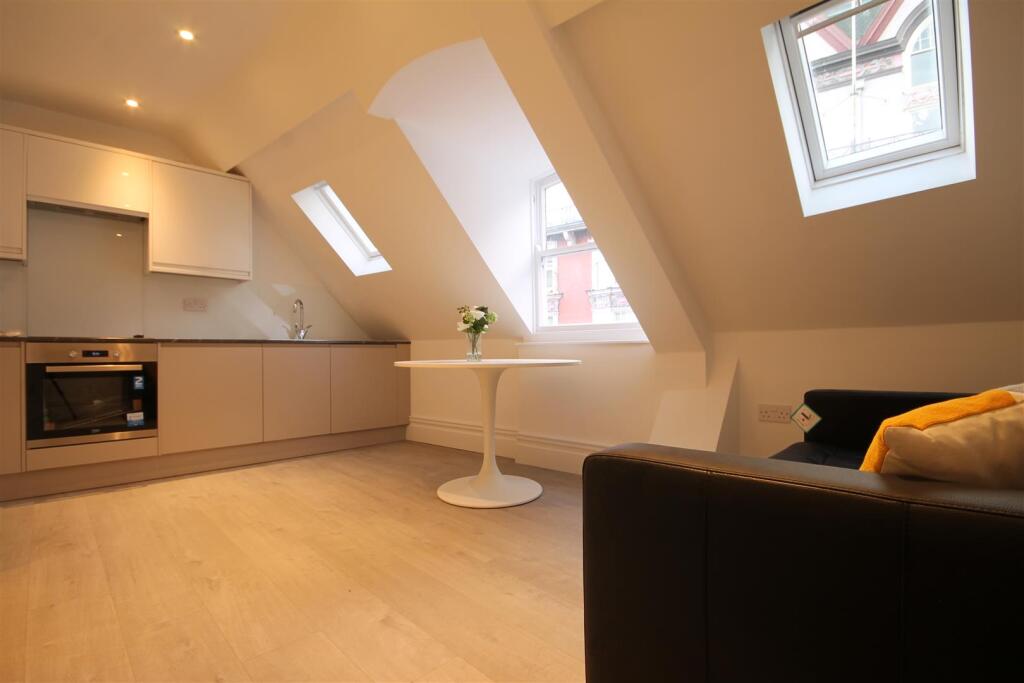 1 bed Apartment for rent in Newcastle upon Tyne. From Walton Robinson Property Consultants Ltd 1 bed Apartment for rent in Newcastle upon Tyne. From Walton Robinson Property Consultants Ltd
