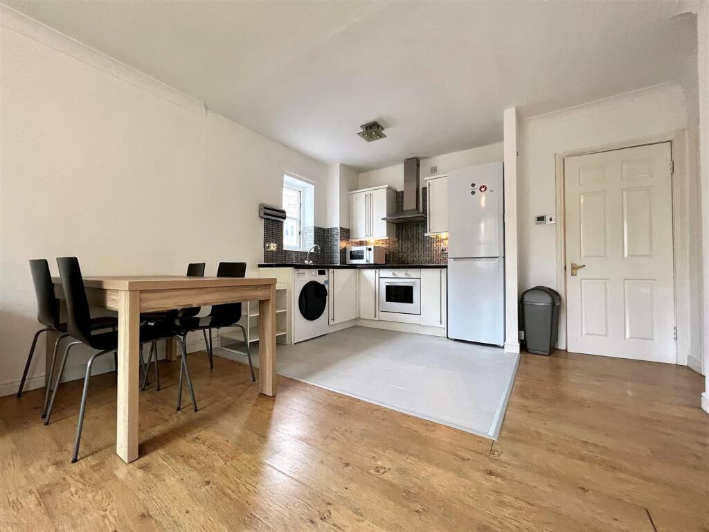 2 bed Apartment for rent in Newcastle upon Tyne. From Walton Robinson Property Consultants Ltd