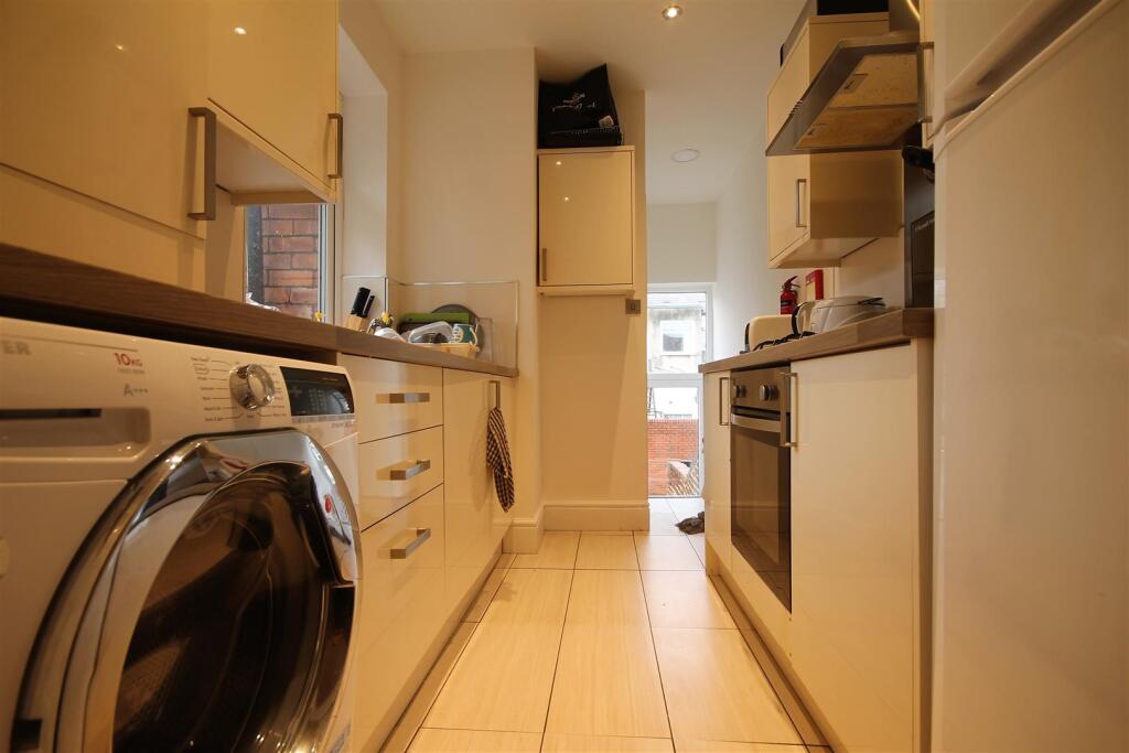 4 bed Annexe for rent in Newcastle upon Tyne. From Walton Robinson Property Consultants Ltd 4 bed Annexe for rent in Newcastle upon Tyne. From Walton Robinson Property Consultants Ltd
