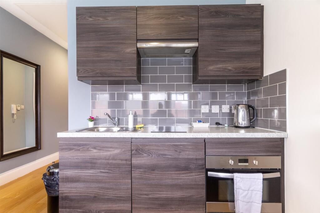 4 bed Studio for rent in Newcastle upon Tyne. From Walton Robinson Property Consultants Ltd 4 bed Studio for rent in Newcastle upon Tyne. From Walton Robinson Property Consultants Ltd