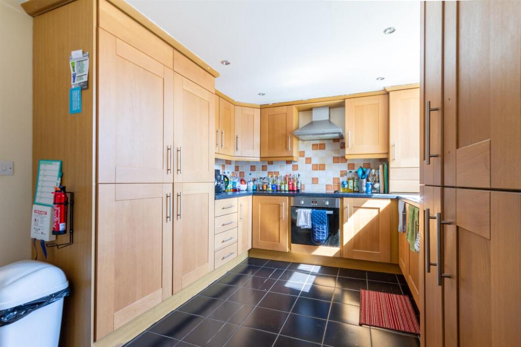 5 bed House Share for rent in Longbenton. From Walton Robinson Property Consultants Ltd