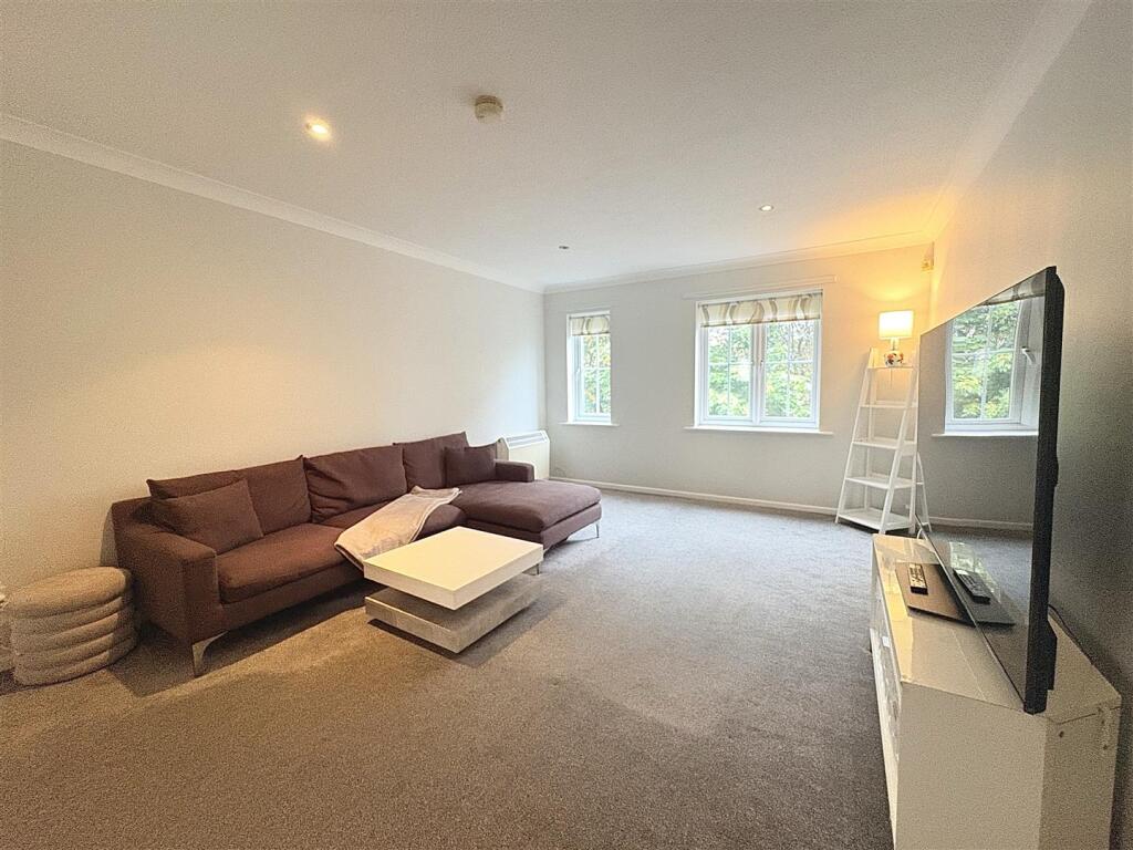 2 bed Apartment for rent in Gateshead. From Walton Robinson Property Consultants Ltd
