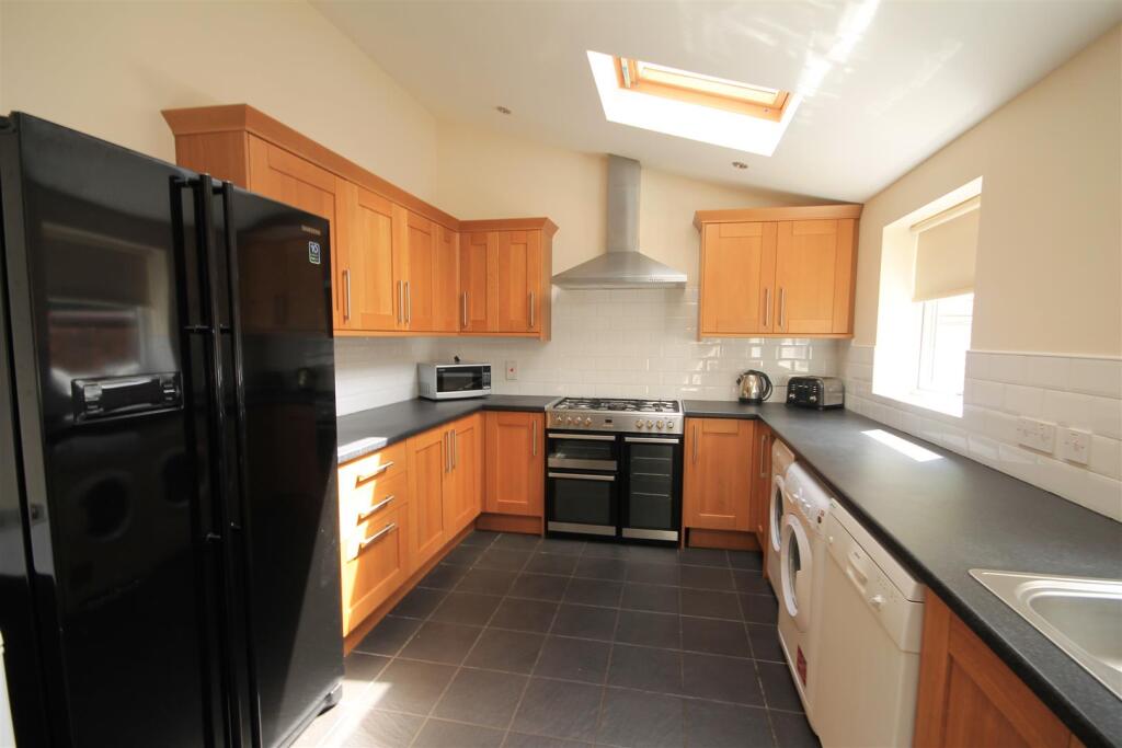 8 bed Mid Terraced House for rent in Newcastle upon Tyne. From Walton Robinson Property Consultants Ltd