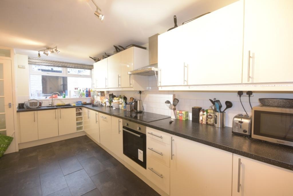 6 bed Detached for rent in Newcastle upon Tyne. From Walton Robinson Property Consultants Ltd 6 bed Detached for rent in Newcastle upon Tyne. From Walton Robinson Property Consultants Ltd