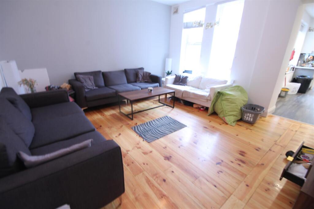 8 bed Mid Terraced House for rent in Newcastle upon Tyne. From Walton Robinson Property Consultants Ltd