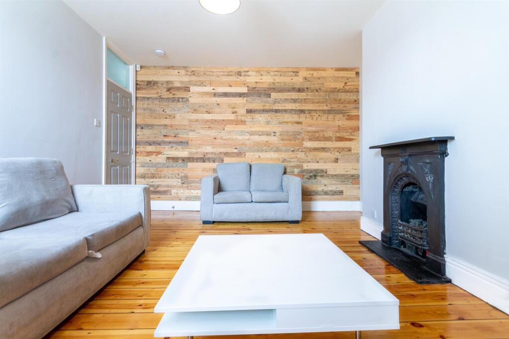 5 bed Annexe for rent in Newcastle upon Tyne. From Walton Robinson Property Consultants Ltd 5 bed Annexe for rent in Newcastle upon Tyne. From Walton Robinson Property Consultants Ltd
