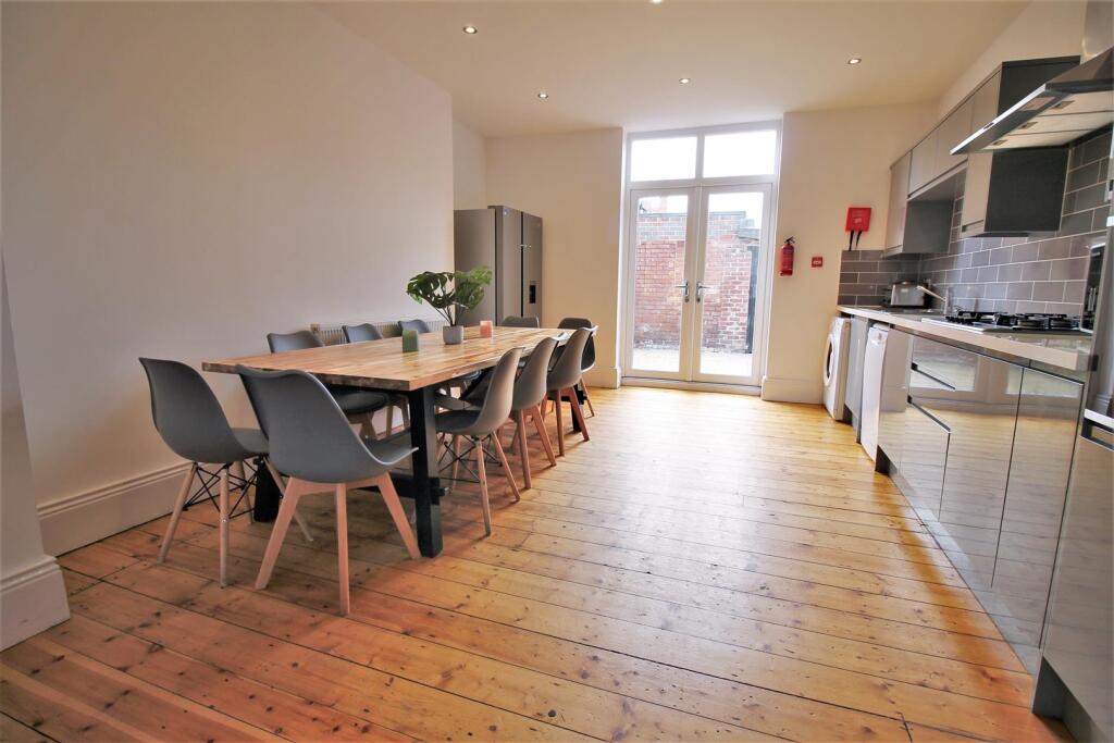 8 bed Mid Terraced House for rent in Newcastle upon Tyne. From Walton Robinson Property Consultants Ltd 8 bed Mid Terraced House for rent in Newcastle upon Tyne. From Walton Robinson Property Consultants Ltd