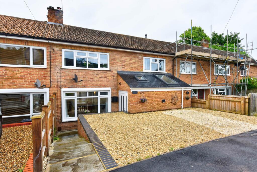 3 bed Mid Terraced House for rent in Henley-on-Thames. From Tim Peers Estate Agents - Henley on Thames