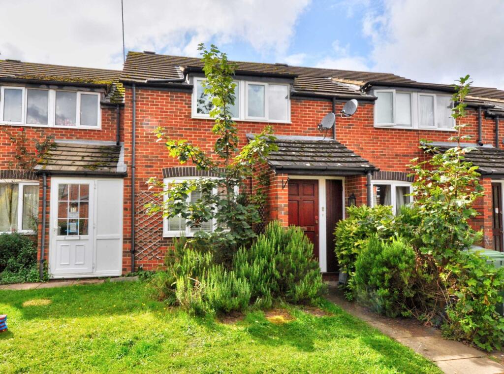 3 bed Mid Terraced House for rent in Henley-on-Thames. From Tim Peers Estate Agents - Henley on Thames