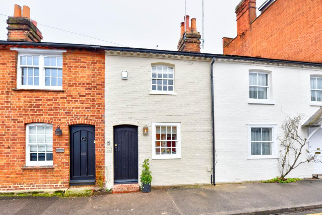 2 bed Mid Terraced House for rent in Wargrave. From Tim Peers Estate Agents - Henley on Thames 2 bed Mid Terraced House for rent in Wargrave. From Tim Peers Estate Agents - Henley on Thames