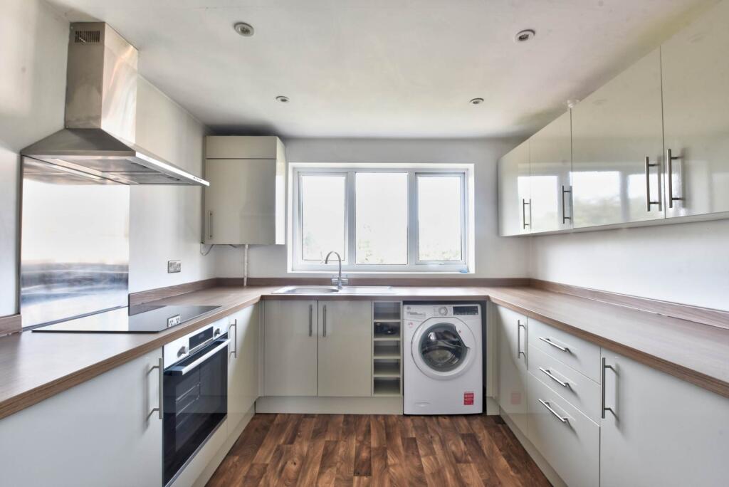 2 bed Annexe for rent in Maidenhead. From Tim Peers Estate Agents - Henley on Thames 2 bed Annexe for rent in Maidenhead. From Tim Peers Estate Agents - Henley on Thames