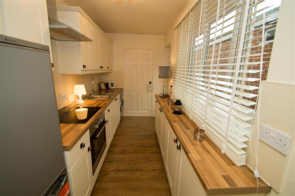 2 bed Mid Terraced House for rent in Newark-on-Trent. From DMW Property Services - Mapperley