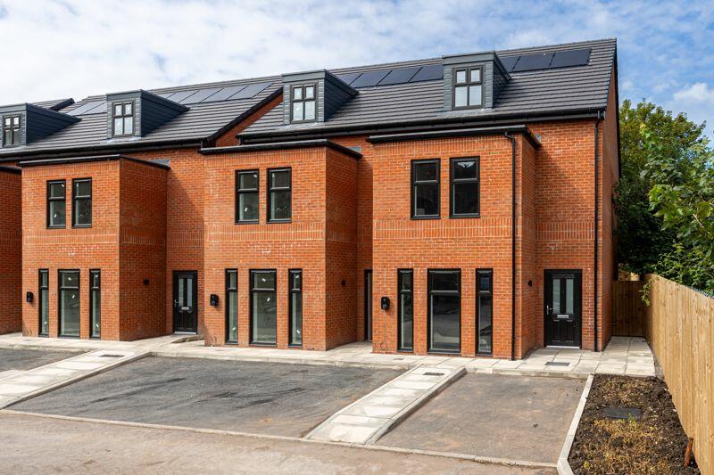 4 bed Town House for rent in Bolton. From Harrisons Estate Agents - Bolton