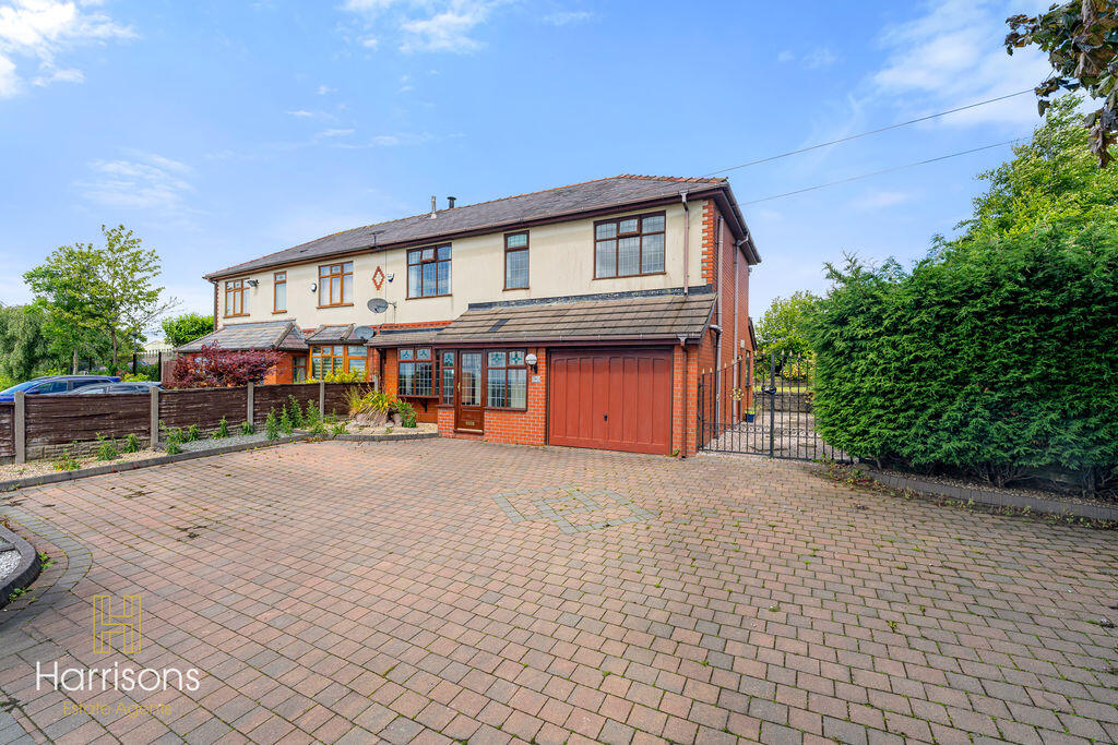 4 bed Semi Detached for rent in Middle Hulton. From Harrisons Estate Agents - Bolton 4 bed Semi Detached for rent in Middle Hulton. From Harrisons Estate Agents - Bolton