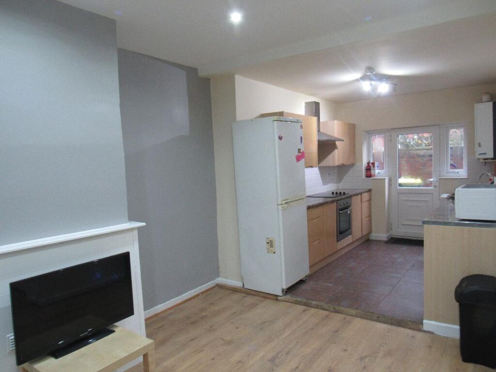 4 bed Mid Terraced House for rent in Preston. From North West Homes - Preston