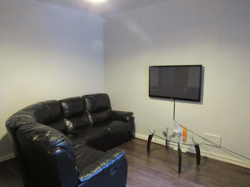 3 bed Mid Terraced House for rent in Fulwood. From North West Homes - Preston