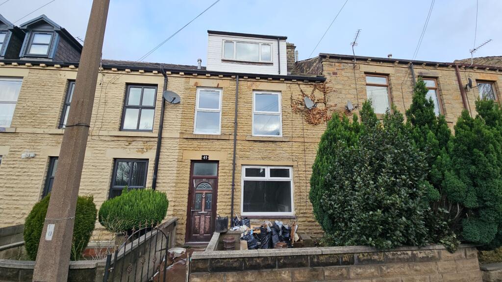 4 bed Mid Terraced House for rent in Batley. From Barford Property - Bradford