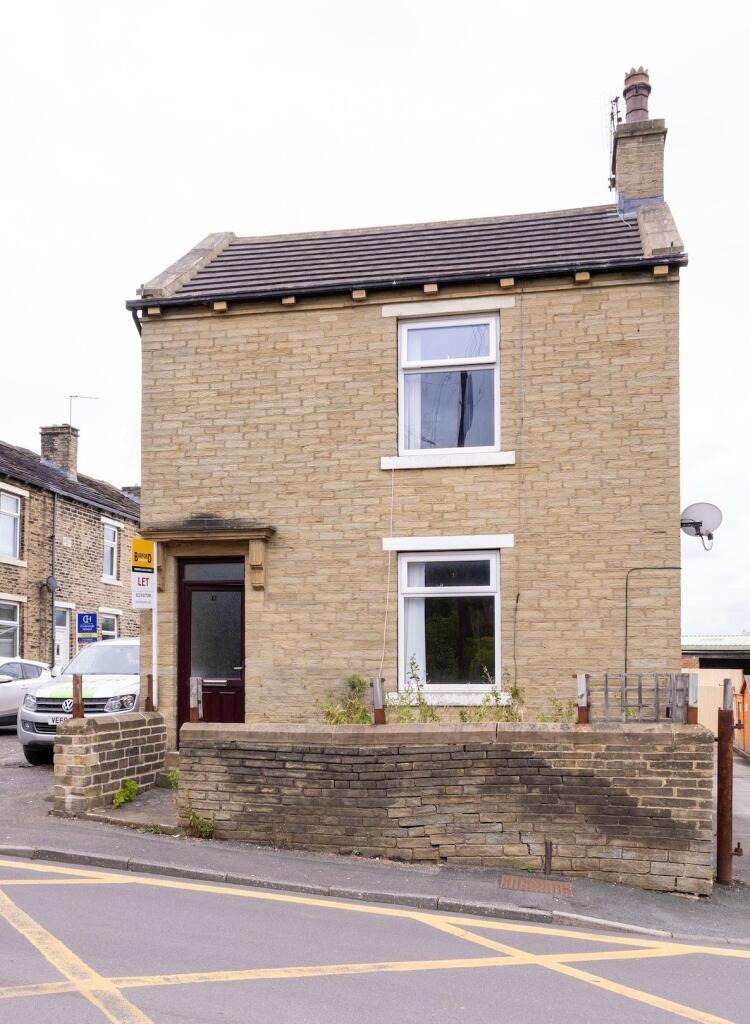 2 bed Detached for rent in Oakenshaw. From Barford Property - Bradford