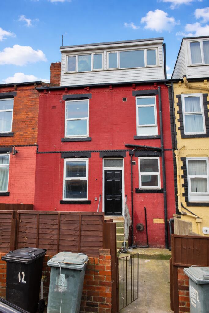 3 bed Mid Terraced House for rent in Leeds. From Barford Property - Bradford