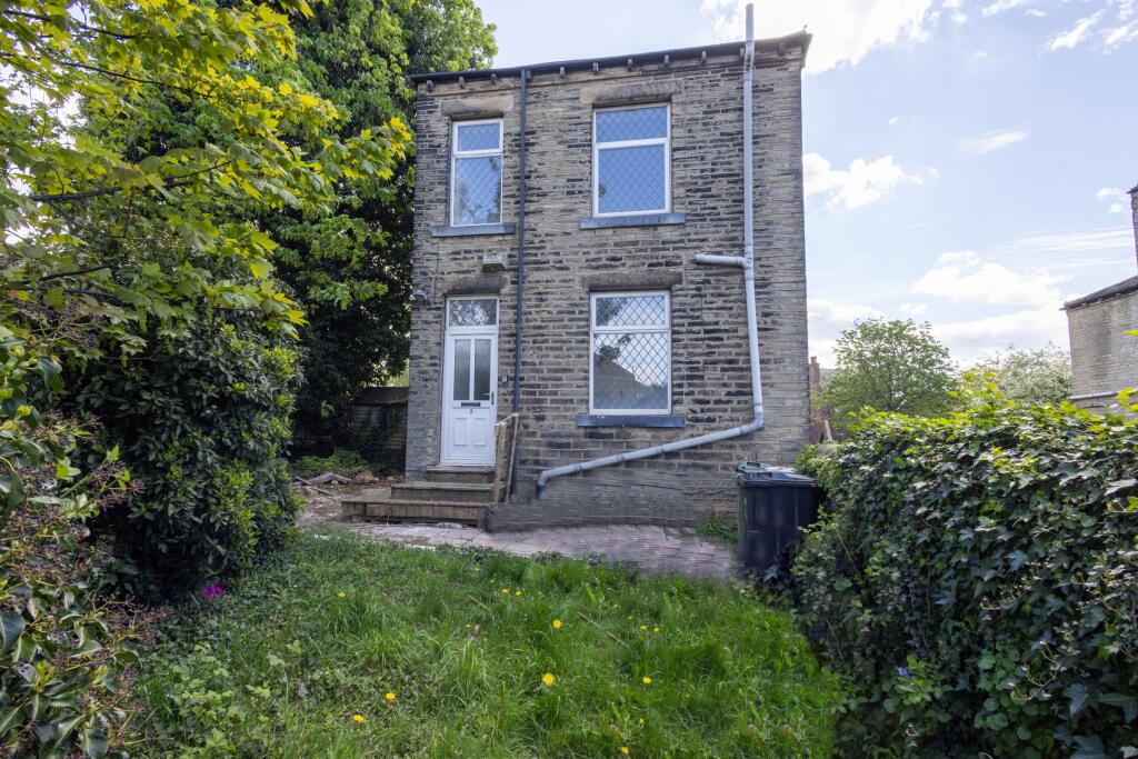 2 bed Semi Detached for rent in Heckmondwike. From Barford Property - Bradford